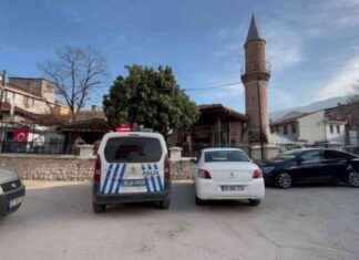 574 yıllık tarihi cami amfi ses sistemi hırsızlık olayı – Haberler 574-yllk-tarihi-cami-amfi-ses-sistemi-hrszlk-olay-haberler