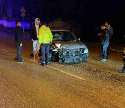 Bursa’da Refüje Çarpan Otomobil Karşı Şeride Geçti: 2 Yaralı – Haber Detayları ve Gelişmeler bursada-refje-arpan-otomobil-kar-eride-geti-2-yaral-haber-detaylar-ve-gelimeler