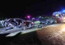 Hafif Ticari Araçla Otomobil Kaza Yaptı: 7 Yaralı hafif-ticari-arala-otomobil-kaza-yapt-7-yaral