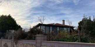 Seçil Erzan’ın Bozcaada’daki Evi İcradan Satıldı – Detaylar ve Son Durum seil-erzann-bozcaadadaki-evi-icradan-satld-detaylar-ve-son-durum