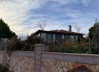 Seçil Erzan’ın Bozcaada’daki Evi İcradan Satıldı – Detaylar ve Son Durum seil-erzann-bozcaadadaki-evi-icradan-satld-detaylar-ve-son-durum