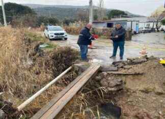 Çanakkale’de sağanak yıkılan köprünün yapımı başladı. anakkalede-saanak-yklan-kprnn-yapm-balad