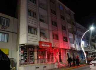 Banyoda Dökülen Fayanslar: 5 Katlı Bina Tahliye Edildi banyoda-dklen-fayanslar-5-katl-bina-tahliye-edildi