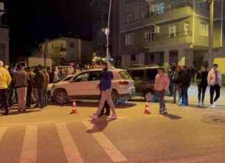 Bursa’da Ehliyetsiz Sürücülerin Karıştığı Kazada 3 Kişi Yaralandı bursada-ehliyetsiz-srclerin-kart-kazada-3-kii-yaraland