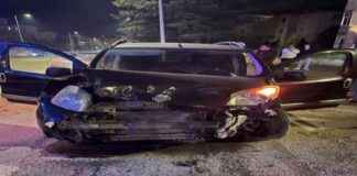 Bursa’da hafif ticari araç ile otomobil çarpışması: 4 yaralı bursada-hafif-ticari-ara-ile-otomobil-arpmas-4-yaral