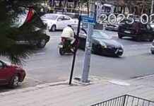 Otomobil ile çarpışan motosikletteki 2 kişi yaralandı kaza kamerada otomobil-ile-arpan-motosikletteki-2-kii-yaraland-kaza-kamerada