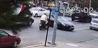 Otomobil ile çarpışan motosikletteki 2 kişi yaralandı kaza kamerada otomobil-ile-arpan-motosikletteki-2-kii-yaraland-kaza-kamerada