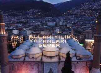 Ulu Cami’ye Mahyası: ‘Allah İyilik Yapanları Sever’ ulu-camiye-mahyas-allah-iyilik-yapanlar-sever