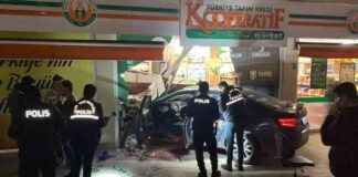 Alkollü sürücünün kaza anı kamerada: 3 yaralı alkoll-srcnn-kaza-an-kamerada-3-yaral