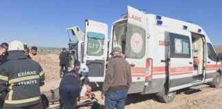 Kamyon devrildi: Sürücü yaralandı, hafriyat boşaltırken kaza kamyon-devrildi-src-yaraland-hafriyat-boaltrken-kaza