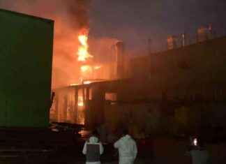 Sakarya Treyler Fabrikası Yangını Kontrol Altında sakarya-treyler-fabrikas-yangn-kontrol-altnda