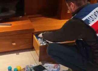 Çanakkale’de gerçekleşen tefeci operasyonunda 7 kişi tutuklandı. anakkalede-gerekleen-tefeci-operasyonunda-7-kii-tutukland