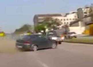 Kaza anı kamerada: Lastiği patlayan otomobil karşı şeride geçti. kaza-an-kamerada-lastii-patlayan-otomobil-kar-eride-geti